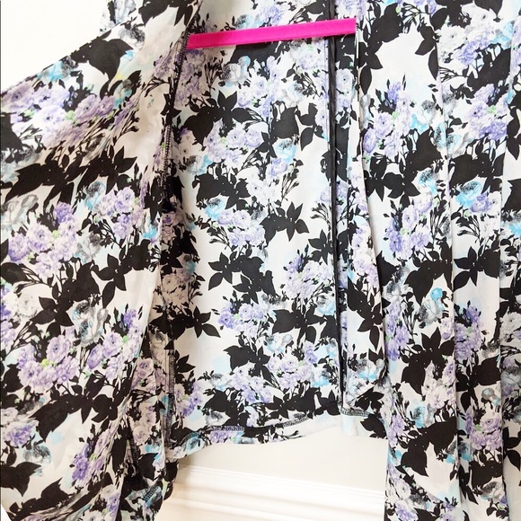 REVOLVE - ASTR THE LABEL | Open Floral Top - Picture 5 of 7